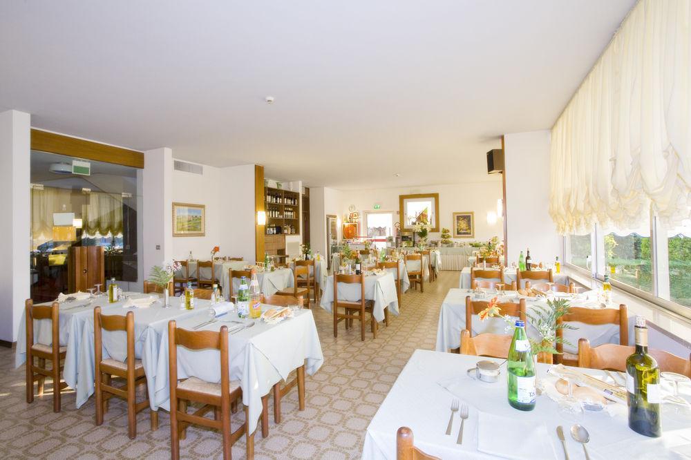 Hotel Metropol Caorle Exterior photo